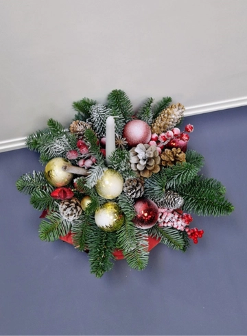 Новогодняя композиция &laquo;Q&raquo; от интернет-магазина цветов в 