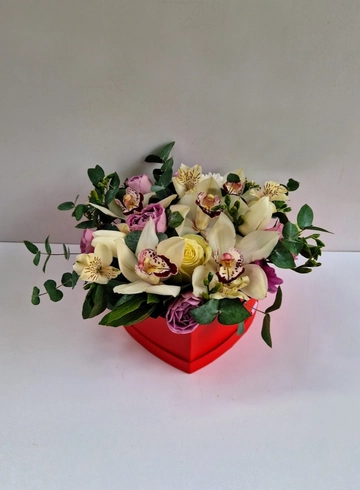 композиция «Сердце»3 от интернет-магазина цветов в 