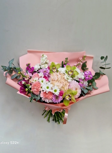 Букет из орхидей и гортензии от интернет-магазина цветов в 