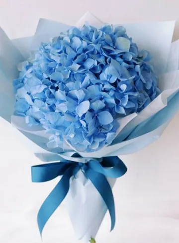 Букет с гортензией &laquo;Лилу&raquo; от интернет-магазина цветов в 